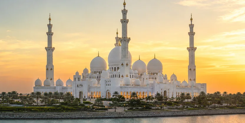 Sheikh Zayed Grand Mosque: Visitor Guide